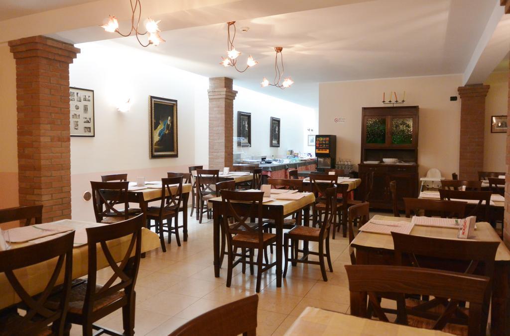 Hotel Ristorante Italia تْشيرتوسا دي بافِيا المظهر الخارجي الصورة